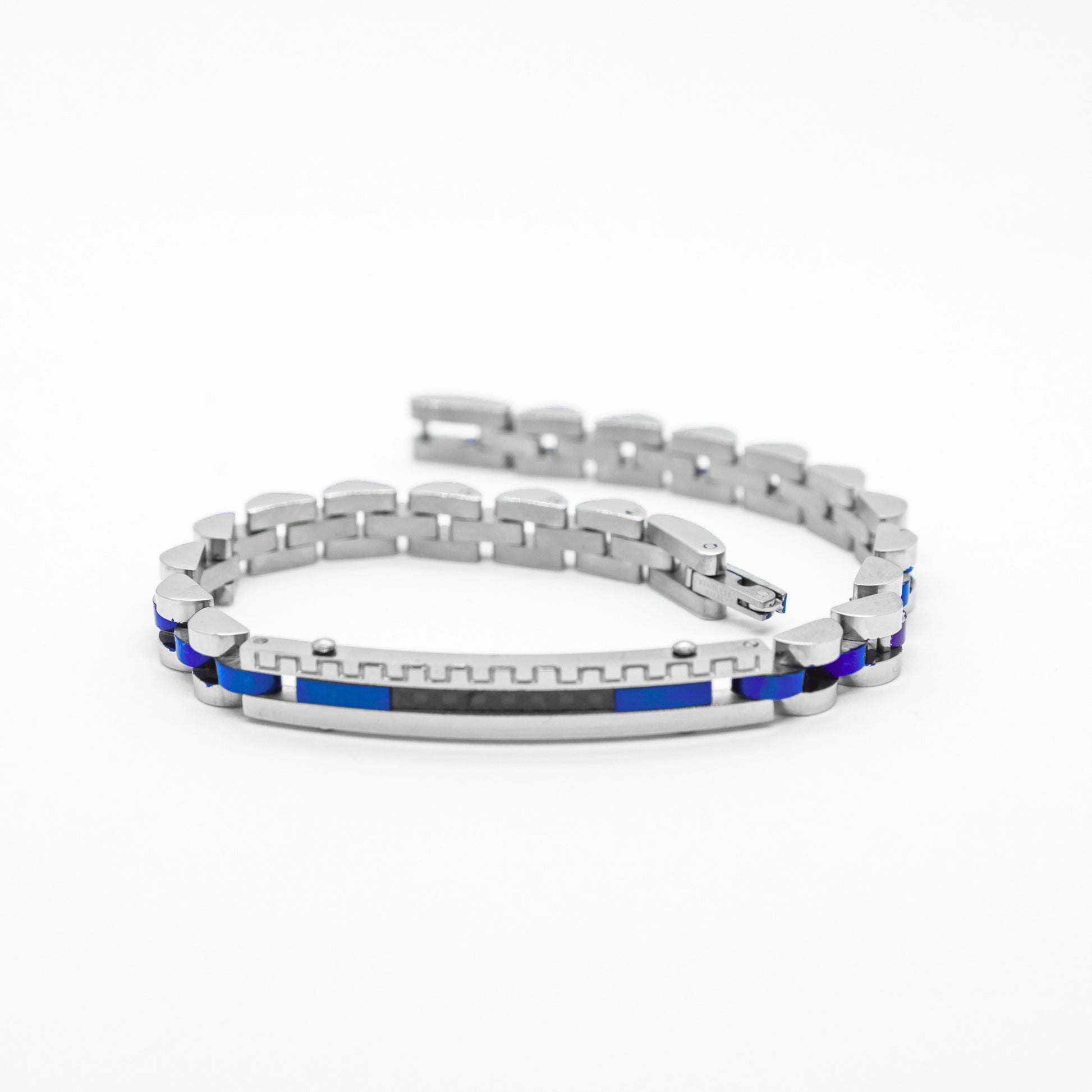 Oceanic Blade Bundle B-39 PN-002 features a sleek silver bracelet with blue accents, designed for men.