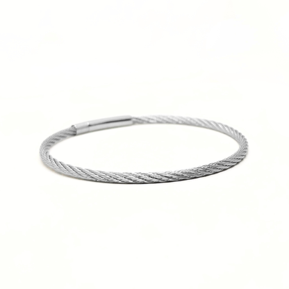 Silver stainless steel bracelet with a twisted design and a magnetic clasp, ideal for men's fashion. Model B-146.