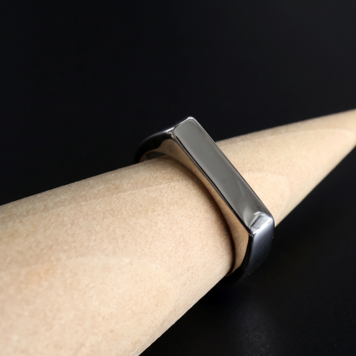 R-9 men's minimalist stainless steel signet ring