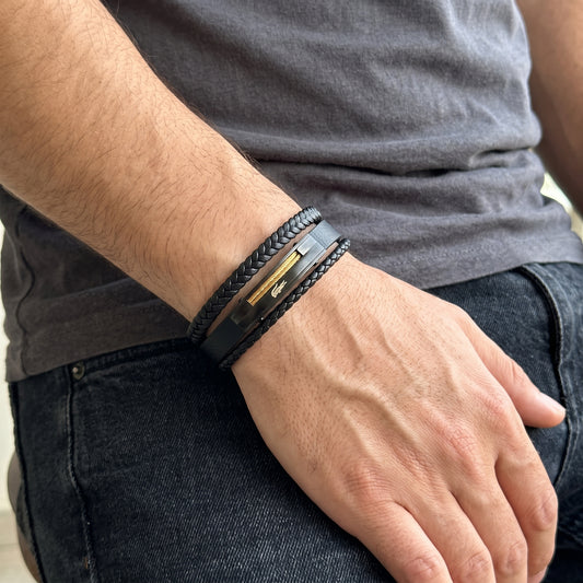 Adjustable men's leather bracelet with braided cuff and gold metal inlays